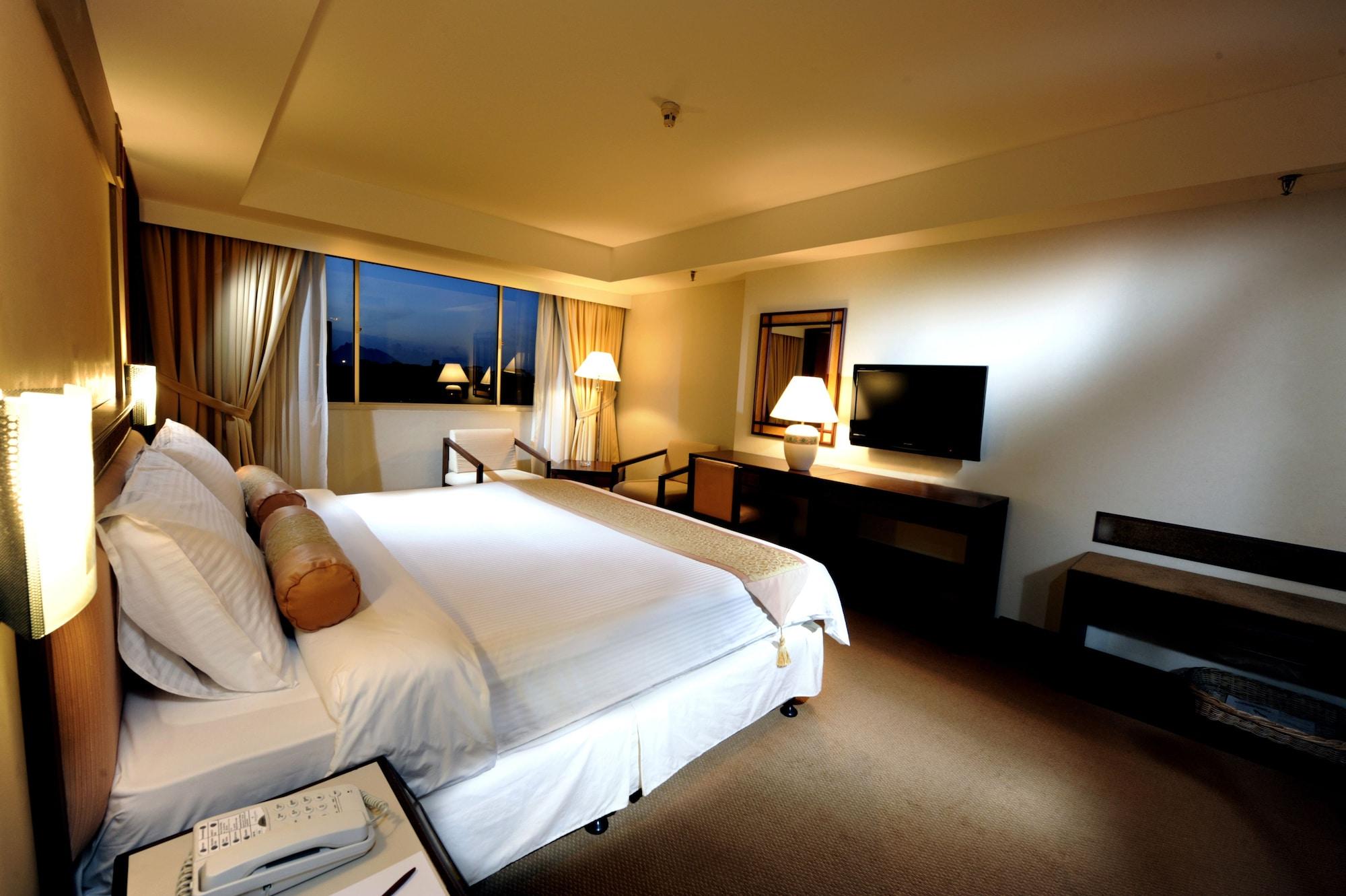 Grand Margherita Hotel Kuching Ngoại thất bức ảnh