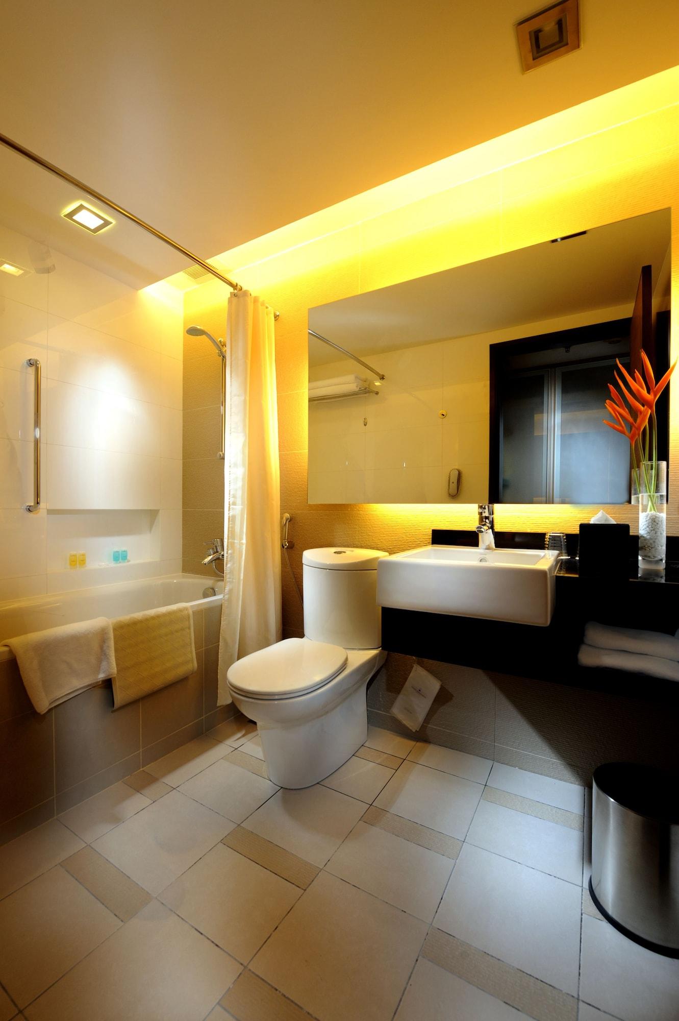 Grand Margherita Hotel Kuching Ngoại thất bức ảnh