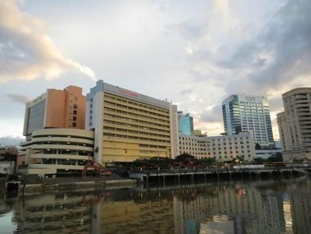 Grand Margherita Hotel Kuching Ngoại thất bức ảnh
