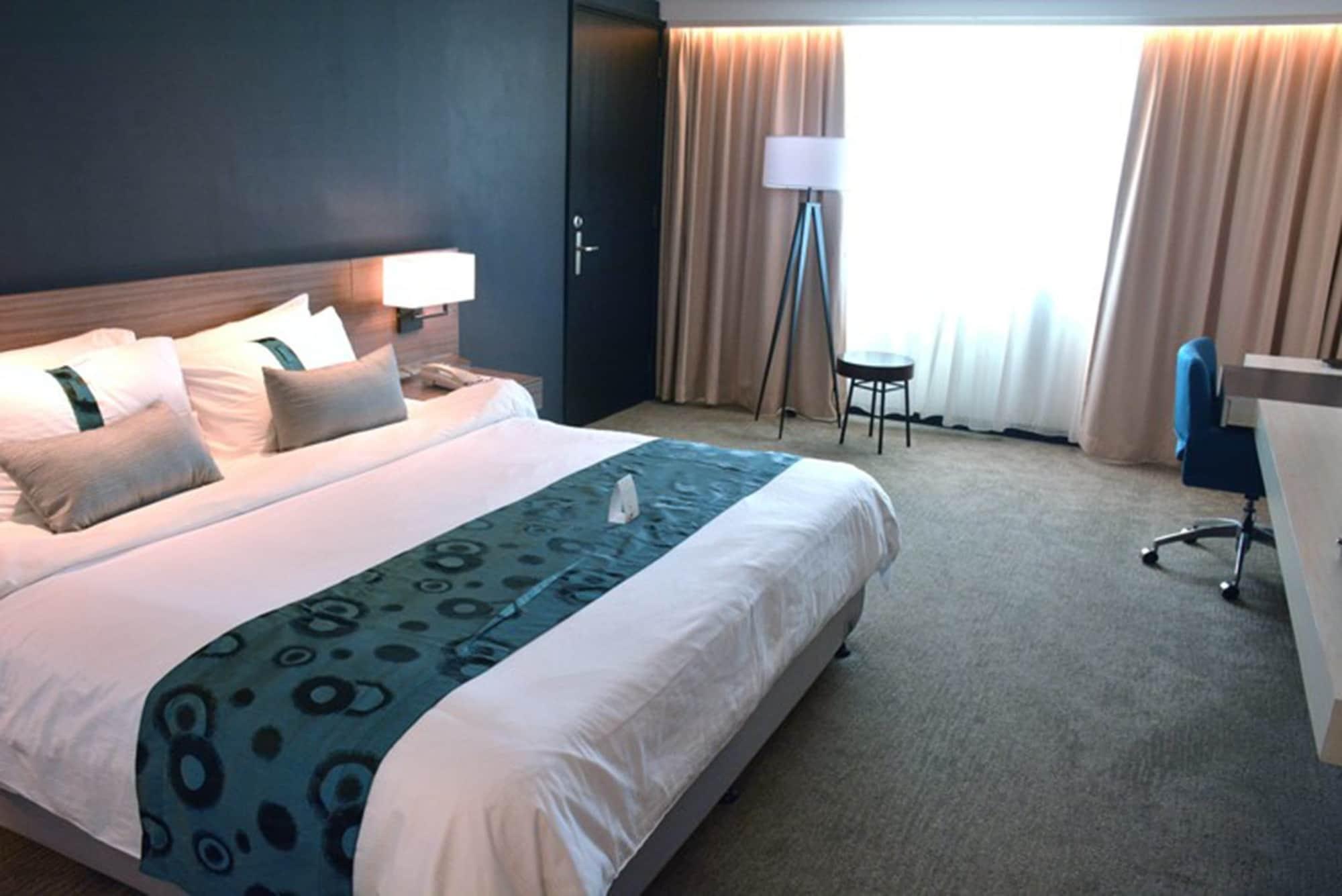 Grand Margherita Hotel Kuching Ngoại thất bức ảnh