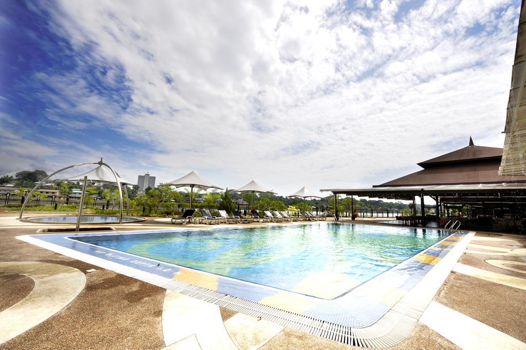 Grand Margherita Hotel Kuching Ngoại thất bức ảnh