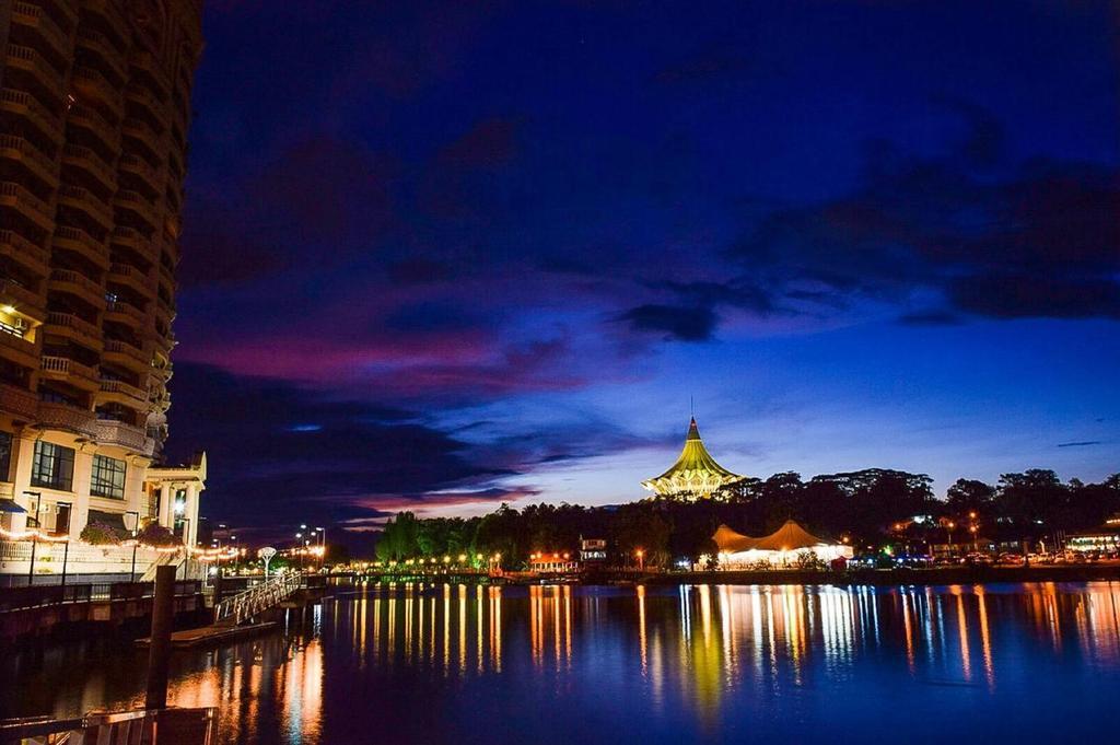 Grand Margherita Hotel Kuching Ngoại thất bức ảnh
