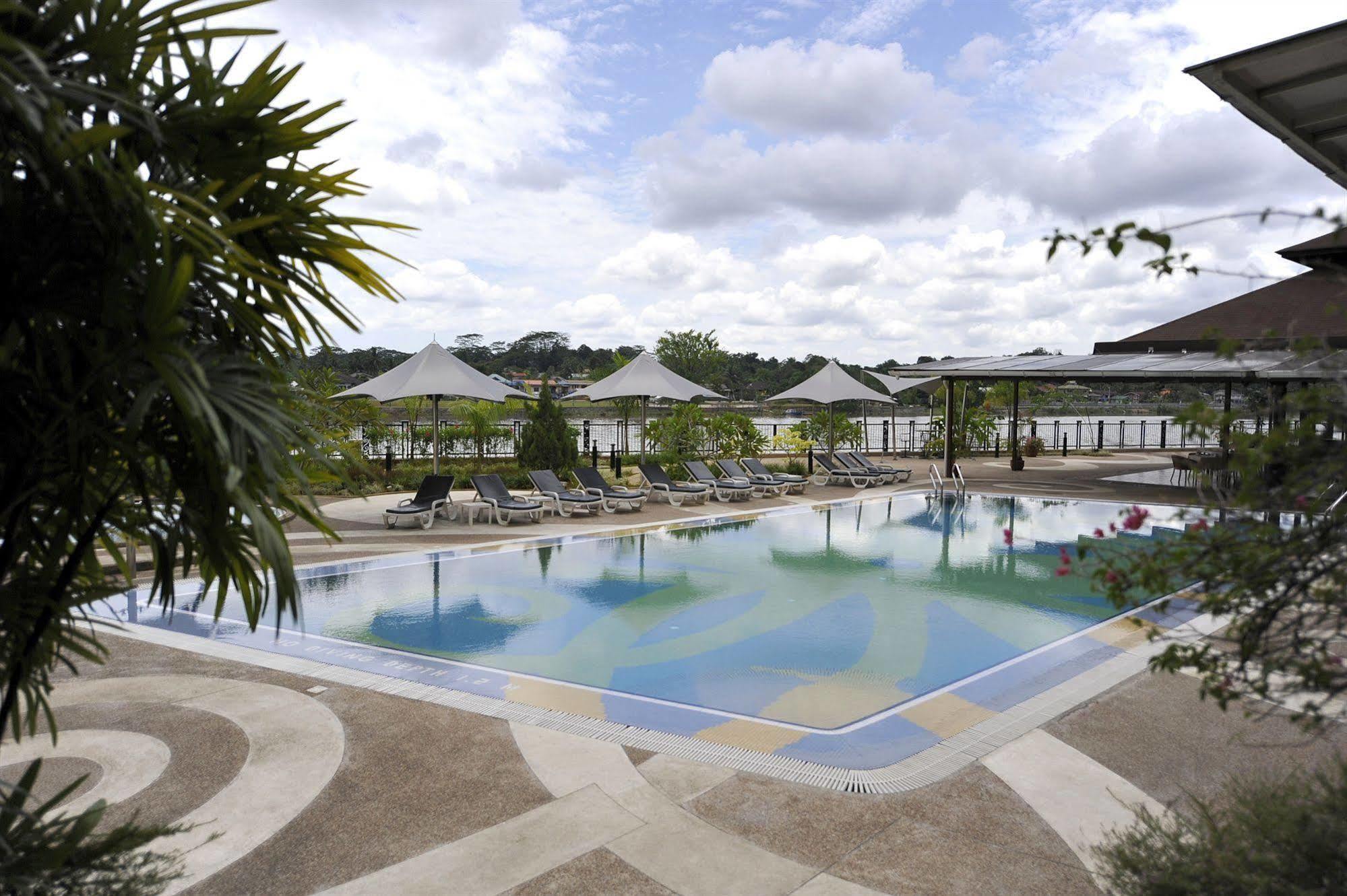Grand Margherita Hotel Kuching Ngoại thất bức ảnh